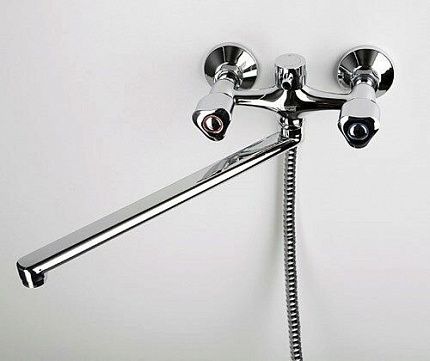 Amper 2902L Смеситель для ванны с длинным изливом
